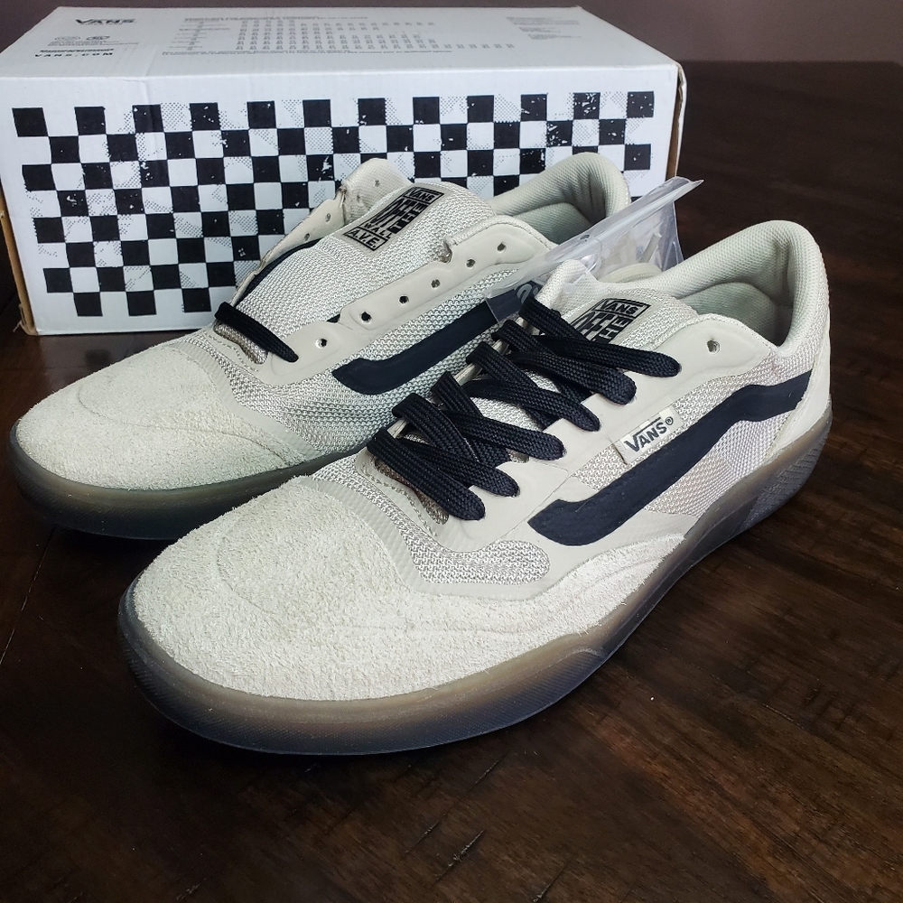 Vans Ave Nubuck Timber Wolf Men Size 7, Equivalent to Women Size 8.5 - Picture 3 of 10
